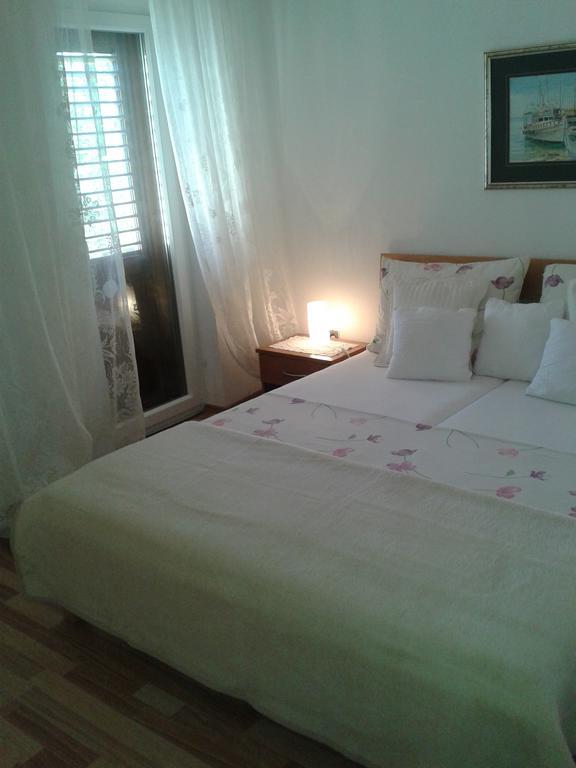 Apartment Splitska Ngoại thất bức ảnh